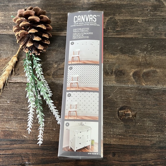 🎁 4/$25 - CANVAS Decorative geometric wall decals - NEW - Picture 2 of 4